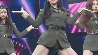 It's Seunghee's Turn For Some Thigh Worship 